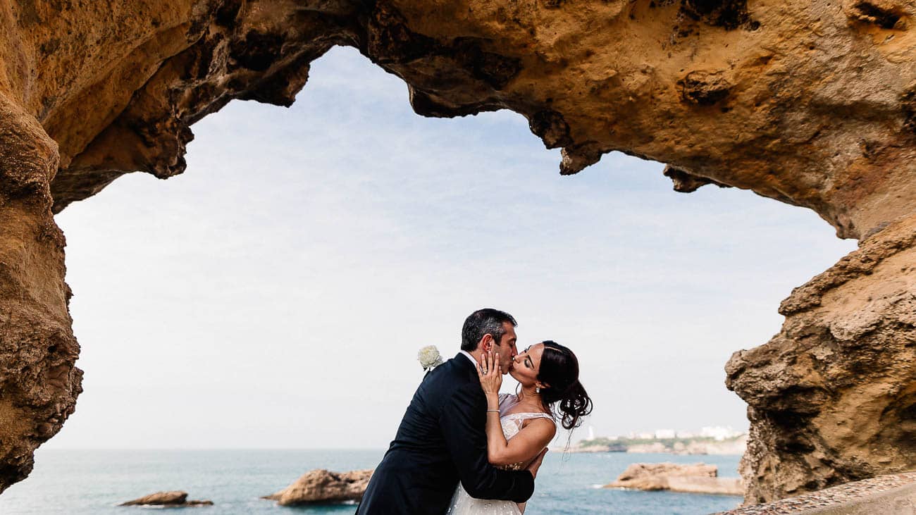 photos de couple au rocher de la Vierge à Biarritz